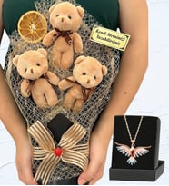Kişiye Özel Büyük Boy 3'lü Peluş Ayıcık Buketi ve Renkli Zümrüdü Anka Kuşu Kolyesi (Model 5)