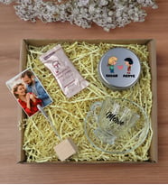 BK Gift Kişiye Özel İsimli DTF Cam Kahve Fincanı & Türk Kahvesi & Ahşap Fotoğraf Tutucu & Gümüş Metal Kutuda Kokulu Mum Hediye Seti-2, Sevgiliye Hediye, Yıl Dönümü Hediyesi
