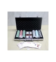Kişiye Özel Metal Çantalı 300 Chip Ve 2 Adet İskambil Kağitına Sahip Poker Oyunu - 20x40cm