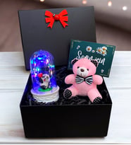 Siyah Hediye Kutusunda Renkli Led Işıklı Fanus ve Pembe Peluş Ayıcık (Model 5)