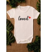 Unisex Ekru Bebek Loved Baskılı Çıtçıtlı Body  %100 Pamuklu Zıbın