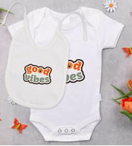 BK Kids Good Vibes Tasarımlı Bebek Body Zıbın ve Mama Önlüğü Hediye Seti - Model 1
