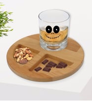 BK Gift Kişiye Özel Sevimli Korkunç Yüz Tasarımlı Viski Bardağı ve Doğal Masif Ahşap Yuvarlak Sunum Tabağı Çerezlik Hediye Seti-1