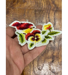 10X6 CM ÜTÜ İLE YAPIŞAN ÇİÇEKLİ KUŞ ARMA DİKİŞ APLİKE (Kırmızı)