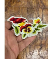 10X6 CM ÜTÜ İLE YAPIŞAN ÇİÇEKLİ KUŞ ARMA DİKİŞ APLİKE (Kırmızı)