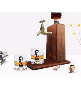 BK Gift Kişiye Özel Renkli Baskılı Godfather Baba Tasarımlı İkili Viski Bardağı ve Ahşap Viski Standı Hediye Seti-13 (Model 1)