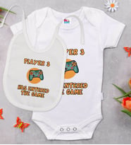 BK Kids Player 3 Tasarımlı Beyaz Bebek Body Zıbın ve Mama Önlüğü Hediye Seti-1
