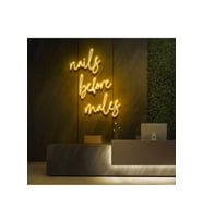 Nails Before Males Yazılı Neon Tabela