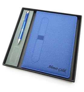 Signator® Codex  N111 Kişiye Özel Defterli Set - İsme Özel Mavi Kalem + İsme Özel Mavi Defter  İsme Özel Kutusunda Hediyelik Set (Karışık)