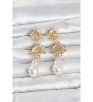 Gold Renk Pirinç Güneş Model Detaylı Kadın Küpe TJ-BKP11797