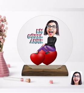 BK Gift Kişiye Özel En Güzel Anne Karikatürlü Yuvarlak Ahşap Standlı Biblo-1