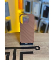 iPhone 15 Pro Uyumlu Kaymaz Tırtıklı Dokulu Mat Kılıf (Kahverengi)