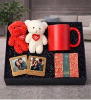 Kişiye Özel Fotoğraflı Hediye Seti  Kırmızı Kupa, Çift Peluş Ayıcık, Masaüstü Mini Fotoğraf Çerçevesi Premium Kahve Seti