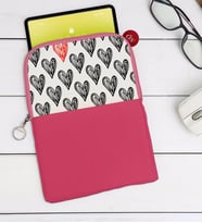 BK Gift Kalpler Tasarımlı Taşınabilir Koruyucu Tablet Kılıfı & Organizer Çanta - Pembe-1