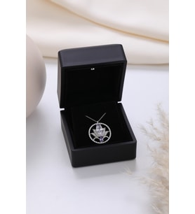 Işıklı Kolye Kutulu Gümüş Lotus Çiçeği Kolye  925 Ayar Gümüş Kolye (Beyaz)