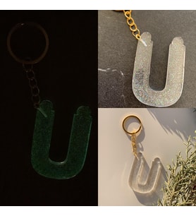 Ü Harfi Fosforlu Neon Yeşil Renk Parlak Simli Gold Aksesuarlı Anahtarlık El Yapımı Epoksi Hediyelik