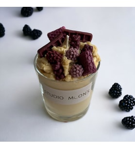 Studio Moon's Böğürtlen Cupcake Mum %100 Doğal Soya Wax Mumu