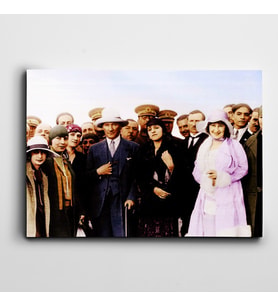 Atatürk ve Türk Kadınları Kanvas Tablo