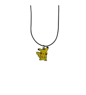 Elektrikli Sarı Fare Figürlü Kolye – Çizgi Film Esintili Trend Takı (Gümüş)
