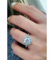 Sky Diamond Taşlı 925ayar Gümüş Üzerine Beyaz Altın Kaplama Tek Taş Gül Yüzük