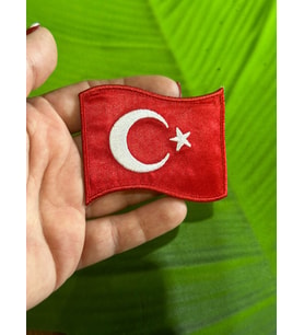 7X5 CM ÜTÜ İLE YAPIŞAN DALGALANAN TÜRK BAYRAĞI ARMA YAMA DİKİŞ AKSESUARI