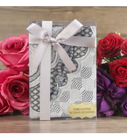 Hediyelik Kokulu Broker Seccade& Gri Kokulu Tesbih Asetatlı Mevlid Paketi (13*19 cm, 235 gr)-Gri