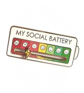 My Social Battery Hareketli Rozet Pin Broş Beyaz
