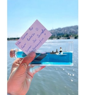 Mavi Su Akvaryum Şişe Şeklinde Batmayan Titanik Gemi