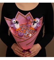Ledli 24 Adet Kelebek Buketi Lila Renkli Penguen Peluşlu Kalp Motifli