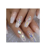 EDA LUXURY BEAUTY Pembe Beyaz French Takma Tırnak Lüks 3d Kristal Taşlı Desenli Extra Uzun Kare Ballerina Nail Art E045