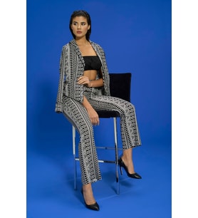 7'li Viskon Hem İçeride Hem Dışarıda Asimetrik Desen Siyah Pijama Takımı