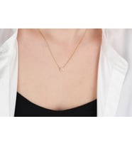 Glorria Gümüş 3 Boyutlu Minimalist W Harfi Kolye (Çok Renkli)