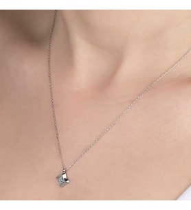 Swarovski Taşlı Gümüş Dörtgen Bayan Kolye