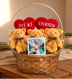Sevgililer Gününe Özel İyi ki Varsın Tasarımlı Kahverengi Peluş Ayıcık Sepeti