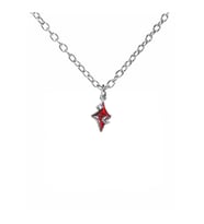 Gothic Red Star Unisex Kolye – Karanlık Işıltının ve Gücün Simgesi (Gümüş)