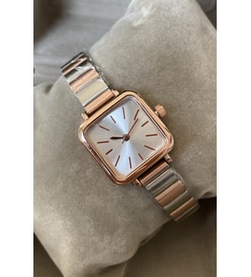 Saat Kutulu İnce Bileklere Uygun Kare Kadın Metal Kordon Kol Saati Rose Gold Gümüş Renkli Eşe Hanıma Doğum Günü İçin Yıl Dönümü İçin Sürpriz Hediye Eşinize Sevgiliye Ablaya Anneye Teyzeye Halaya Kız Kardeşe Çocuğa Hediye Anı