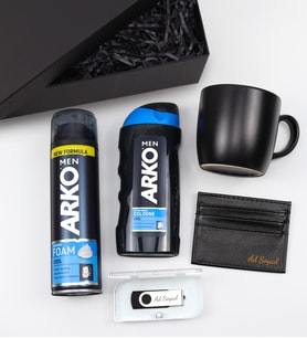 Kişiye Özel Siyah Kartlık & Siyah Mat Kupa & Arko Men Tıraş Köpüğü & Arko Men Tıraş Kolonyası & 32Gb Usb Bellek Hediye Seti