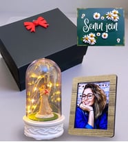 Hediye Kutusunda Kişiye Özel Hediye Seti - Ahşap Fotoğraf Çerçevesi ve Led Işıklı Fanus (Model 2)