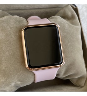 Pembe Silikon Kordonlu Saat Kutusu İçinde Estetik Taş Detaylı Kadın Kol Saati Rose Gold Renk Kadınlara Saat Yıldönümü Özel Gün Doğum Günü İçin Sürpriz Hediye Eşinize Sevgiliye Ablaya Anneye Teyzeye Halaya Kız Kardeşe Çocuğa Hediye