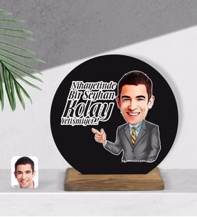 BK Gift Kişiye Özel Erkek Nihayetinde Karikatürlü Yuvarlak Ahşap Biblo-2
