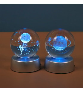 2'li Satürn Kız Ve Astronot Işıklı Cam Küre 8cm*6cm