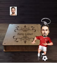 Kişiye Özel Milli Takım Karikatürlü Ahşap Anahtarlık Kutulu Bay-2