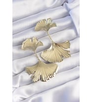 Pirinç Gold Renk Tırtıklı Yaprak Model Sallantılı Küpe 5886