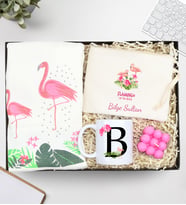 Kişiye Özel Basklı Harf Kupa & Flamingo Baskılı Peştemal & Bubble Mum & Flamingo Baskılı Ham Bez El Çantası Hediye Seti