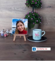 Rusça Öğretmeni Fotoğraflı Dekoratif Taş, Ahşap Altlıklı Türk Kahvesi Fincanı Hediye (Model 7)