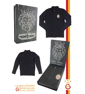 Galatasaray Orijinal Lisanslı Siyah Balıkçı Yaka Sweat Kişiye Özel Ahşap Kutulu