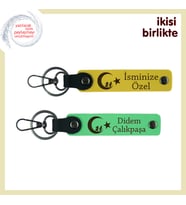Yıllara Dayanan Bağa Özel Hediye – Çocuk Ve Ayyıldız Temalı Kişisel Anahtarlık Takım, Sarı-Yeşil