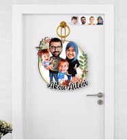 BK Gift Kişiye Özel Tesettürlü Aile Karikatürlü Ahşap Kapı Süsü-3