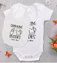 BK Kids Kişiye Özel Drinking Buddies Tasarımlı Bebek Body Zıbın ve Mama Önlüğü Hediye Seti - Model 1