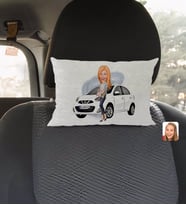 BK Gift Kişiye Özel Plakalı Kadın Nissan Micra Karikatürlü Dikdörtgen Araç Koltuk Yastığı-1